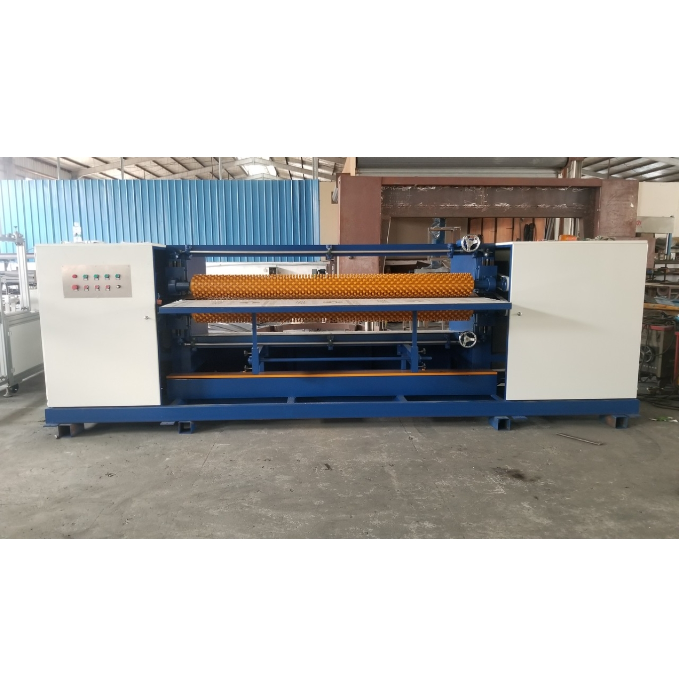 Máy lạng mút trứng