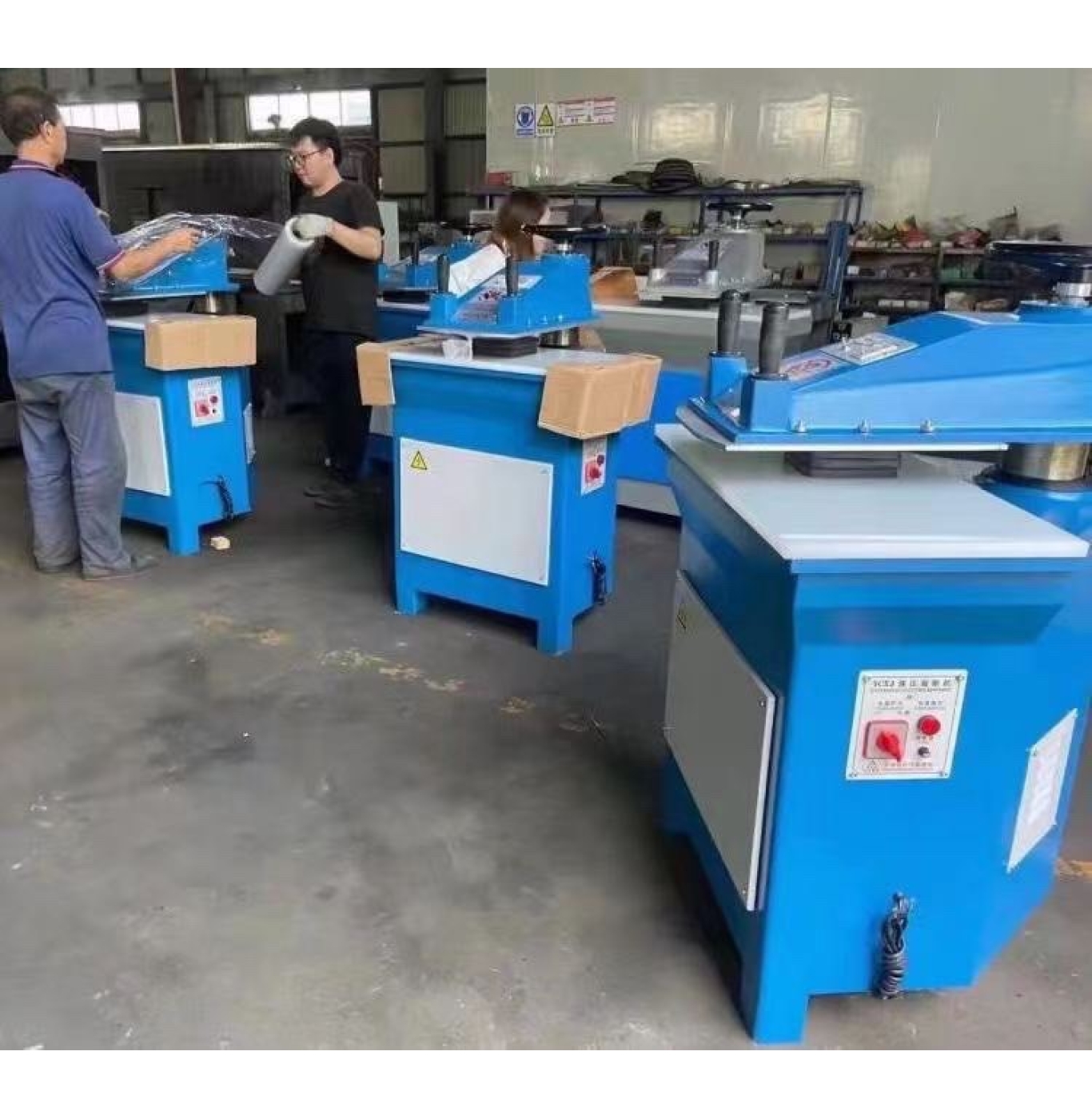 Máy dập cốc