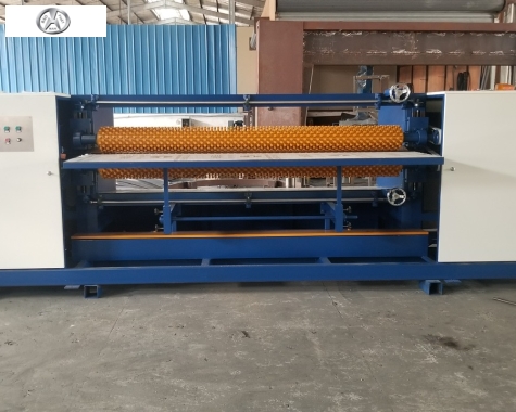 Máy lạng mút trứng